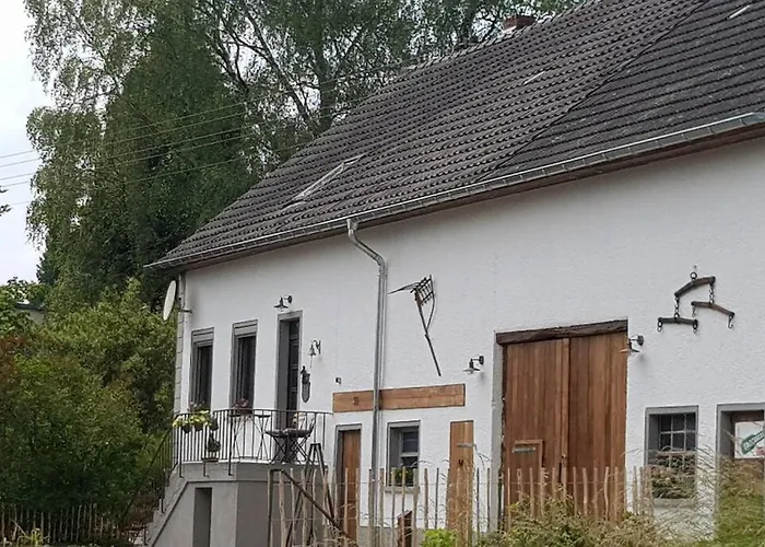 Altes Schreiner Haus In Der Vulkaneifel *