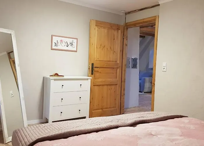 Altes Schreiner Haus In Der Vulkaneifel * Brockscheid